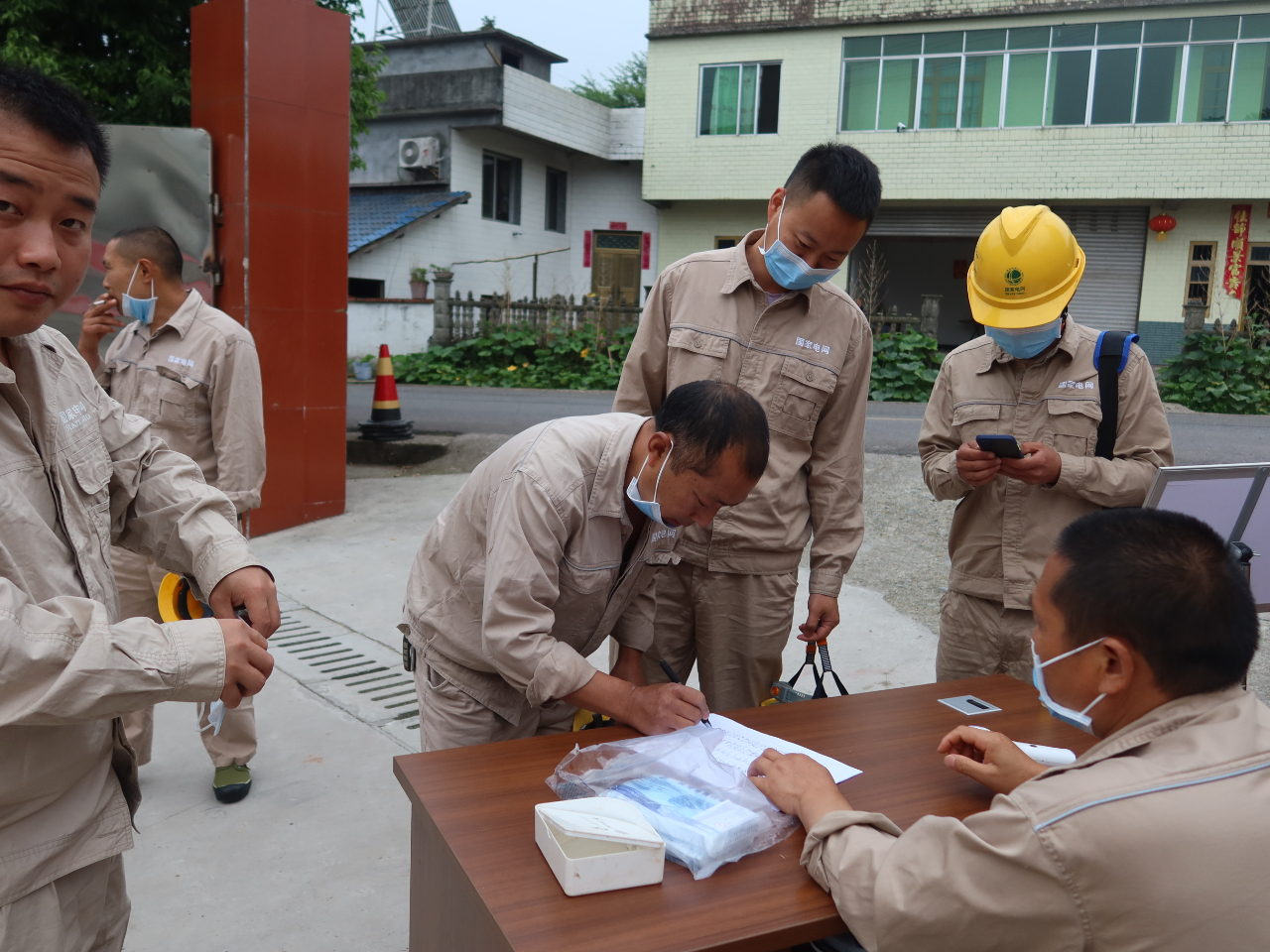 国网沐川县供电公司开展知识技能竞赛照片1.jpg 国网沐川县供电公司开展知识技能竞赛照片1.jpg