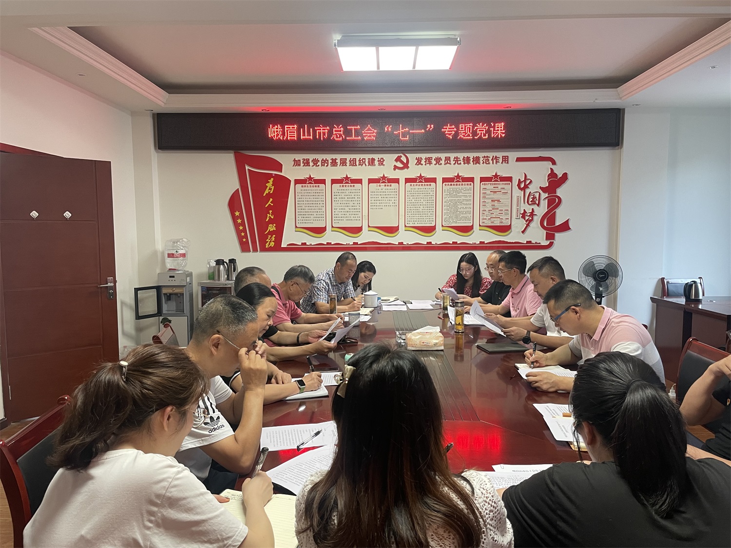 图片2.jpg 图片2.jpg