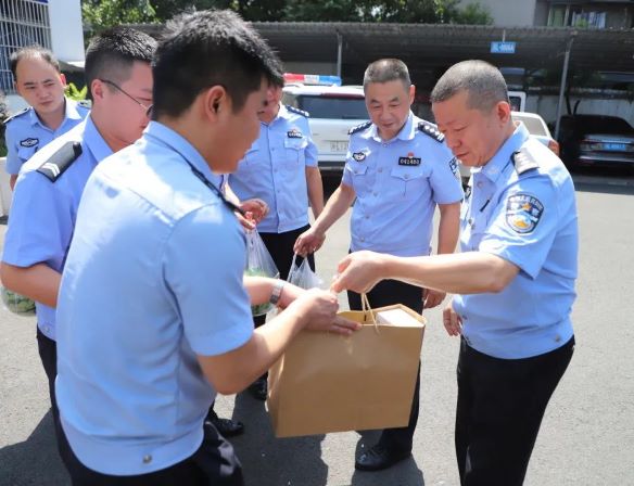 图片2.jpg 图片2.jpg