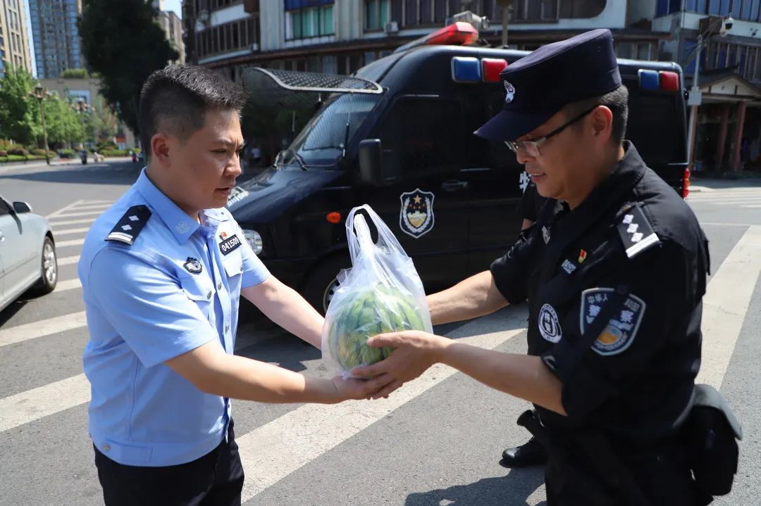 图片3.jpg 图片3.jpg