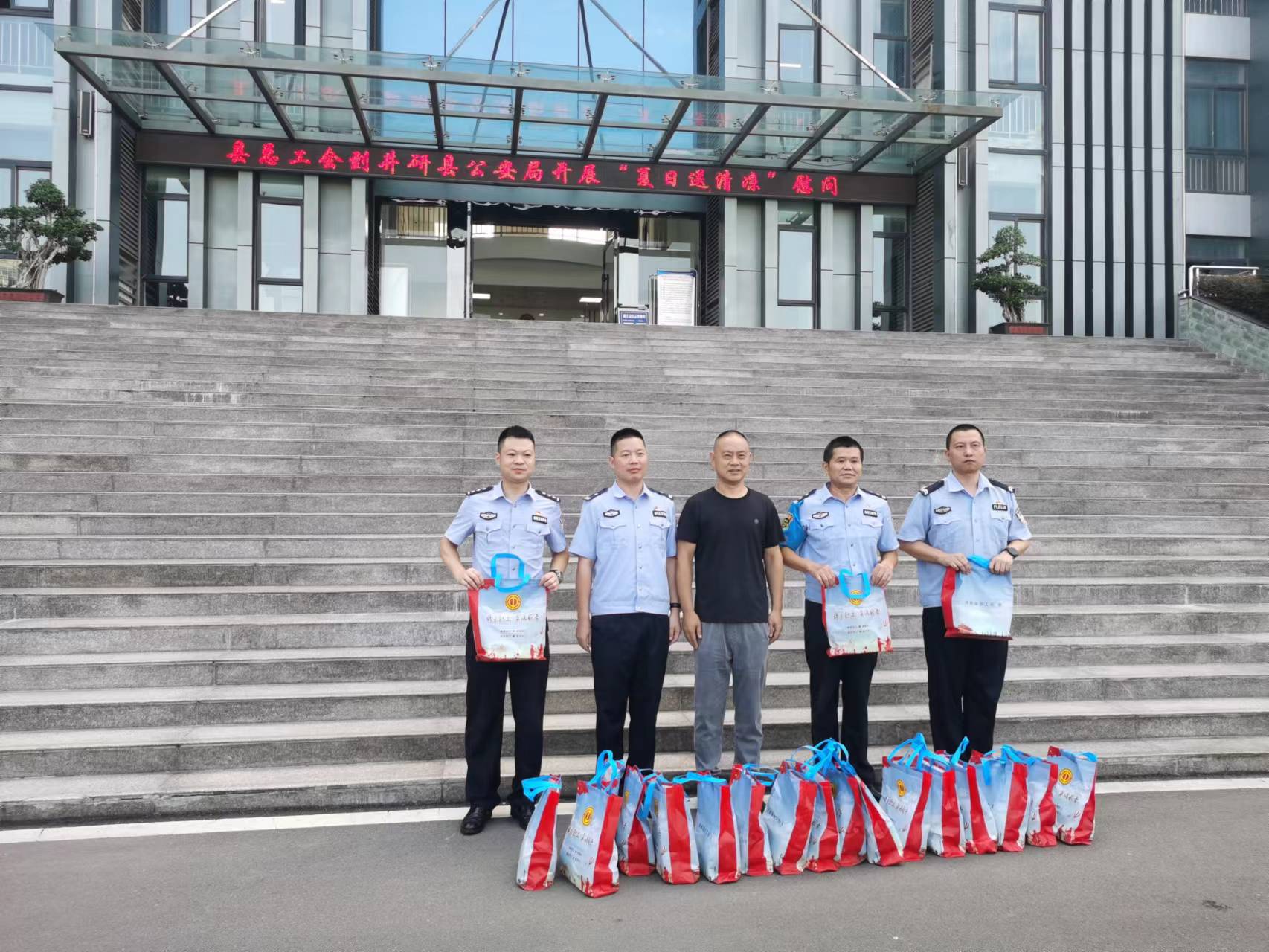 c7398372674224217b44aea24823eb7.jpg c7398372674224217b44aea24823eb7.jpg