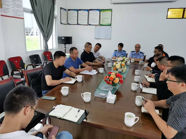 71533f6aee8cdfaffae4bc153630d40.jpg 71533f6aee8cdfaffae4bc153630d40.jpg