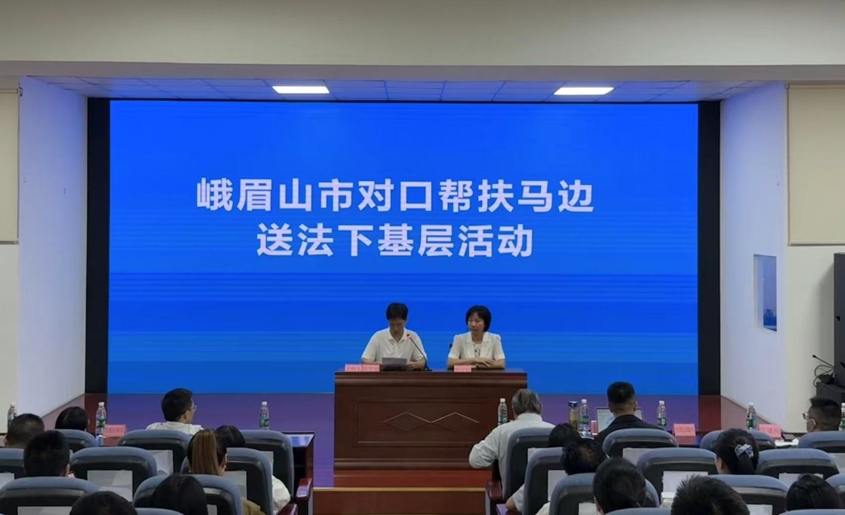 抬头.jpg 抬头.jpg